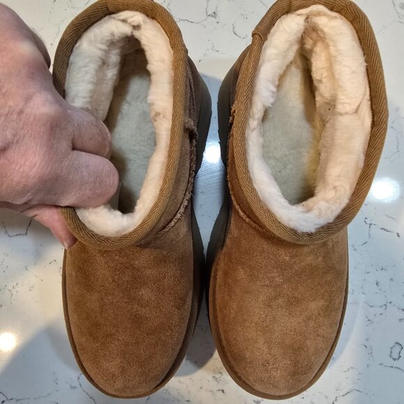 UGG Classic Ultra Mini New Heights Chestnut Suede Boot 1158311 Women's Size 7 - Picture 8 of 9